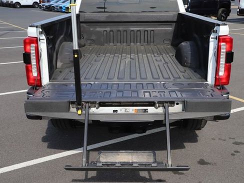 Certified 2024 Ford F250 Lariat w/ Lariat Ultimate Package AWD/4WD image 11