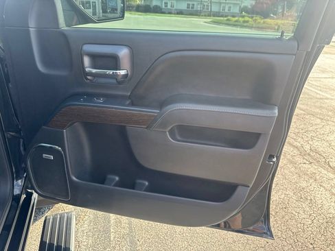 Used 2017 GMC Sierra 1500 Denali w/ Denali Ultimate Package AWD/4WD image 31
