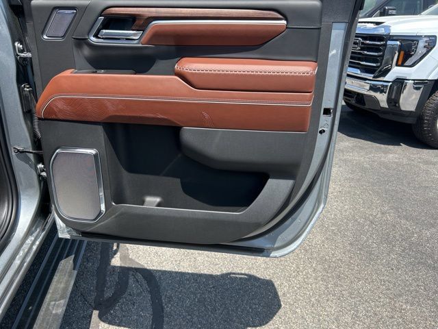 New 2026 GMC Sierra 3500 Denali Ultimate w/ LPO, Black Badging Package AWD/4WD image 14