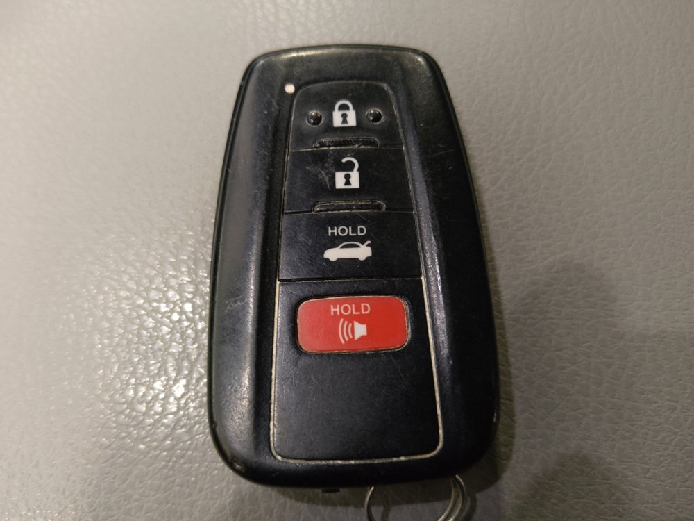 Used 2020 Toyota Camry LE w/ Convenience Package FWD image 32