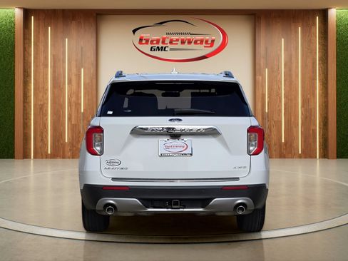 Used 2022 Ford Explorer Limited w/ Limited Technology Package AWD/4WD image 6