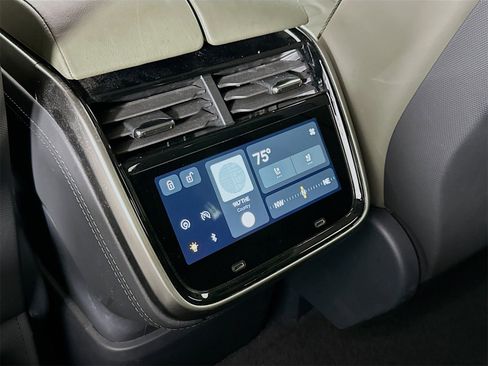 Used 2022 Rivian R1T Launch Edition image 25