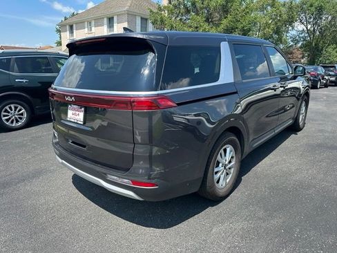 Used 2023 Kia Carnival LX FWD image 4