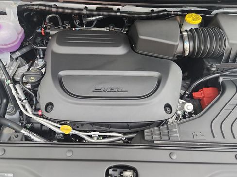 New 2027 Chrysler Pacifica LX FWD image 32