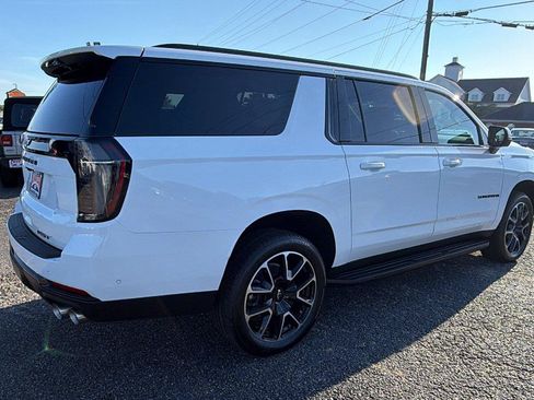 New 2026 Chevrolet Suburban RST w/ Comfort Package AWD/4WD image 8