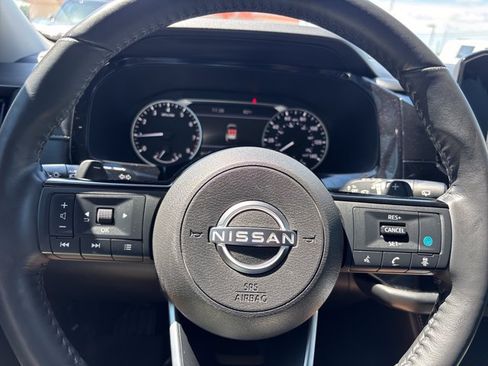 Used 2022 Nissan Pathfinder SL FWD image 25