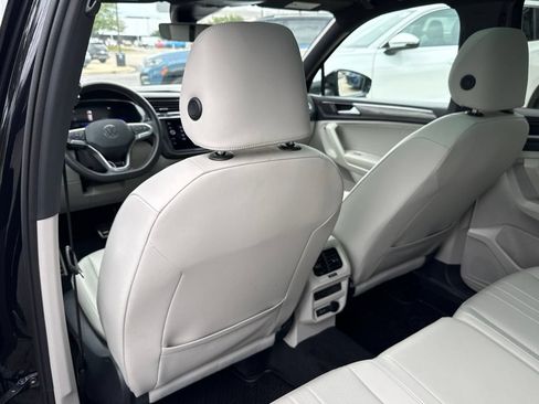 Used 2023 Volkswagen Tiguan SE R-Line AWD/4WD image 20