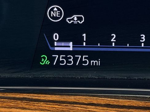 Used 2022 Cadillac Escalade Premium Luxury w/ Performance Package image 15