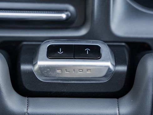 Certified 2025 Ford Expedition Active image 37