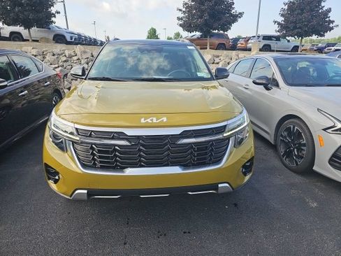 Used 2024 Kia Seltos S AWD/4WD image 2