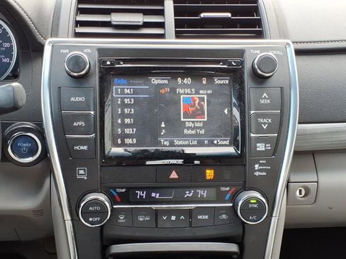 Used 2016 Toyota Camry XLE w/ Moonroof Package image 6