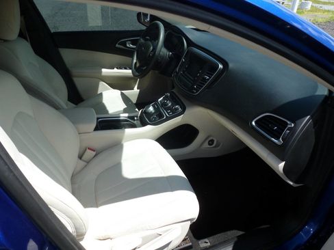 Used 2015 Chrysler 200 Limited FWD image 24