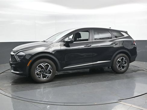 Used 2025 Kia Sportage LX AWD/4WD image 9