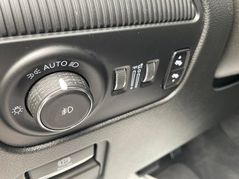 Used 2022 Jeep Grand Wagoneer Series I AWD/4WD image 17