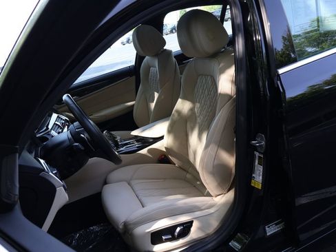 Used 2023 BMW 530i w/ Premium Package RWD image 32