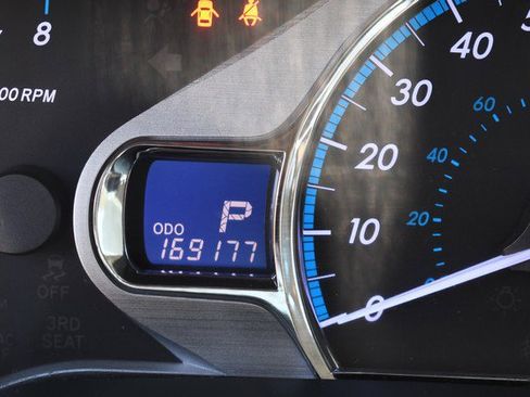 Used 2014 Toyota Sienna Limited w/ Limited Premium Package image 36