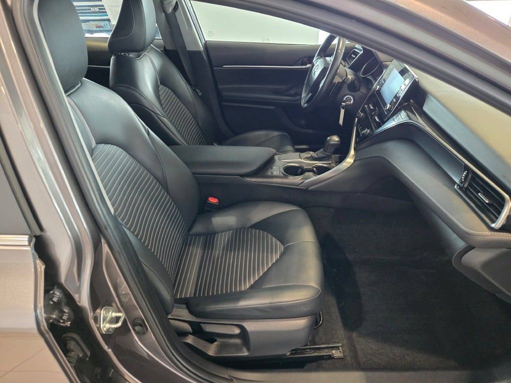 Used 2024 Toyota Camry SE FWD image 6