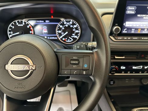 Certified 2024 Nissan Rogue SV image 21