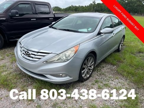 Used 2011 Hyundai Sonata SE w/ Navigation & Sunroof Pkg 4 FWD image 4