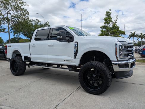 Used 2026 Ford F250 Lariat AWD/4WD image 2