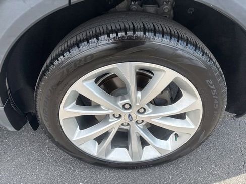 Used 2020 Ford Explorer Limited w/ Hybrid Equipment Group 310A RWD image 10