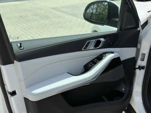 Certified 2025 BMW X5 xDrive50e w/ Executive Package image 18