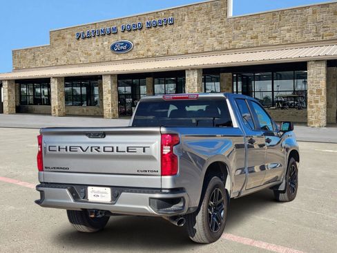 Used 2024 Chevrolet Silverado 1500 Custom w/ Dark Appearance Package image 5