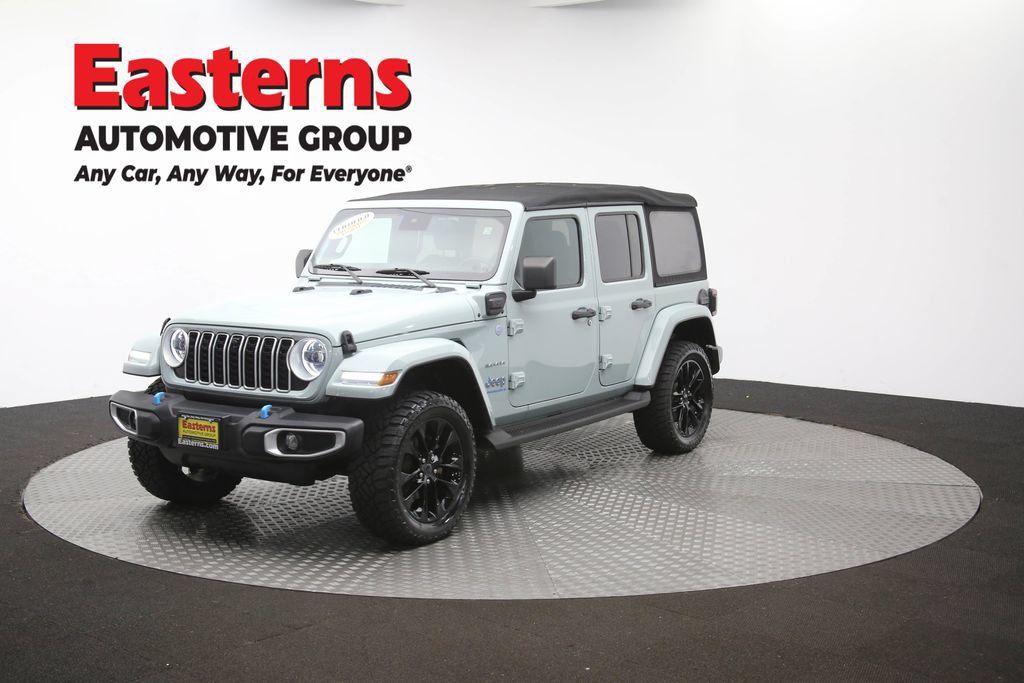 Used 2024 Jeep Wrangler Unlimited Sahara w/ Technology Group AWD/4WD image 55
