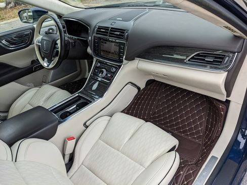 Used 2017 Lincoln Continental Black Label w/ Rear-seat Package image 13