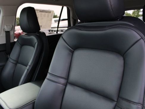 New 2026 Lincoln Aviator AWD image 5