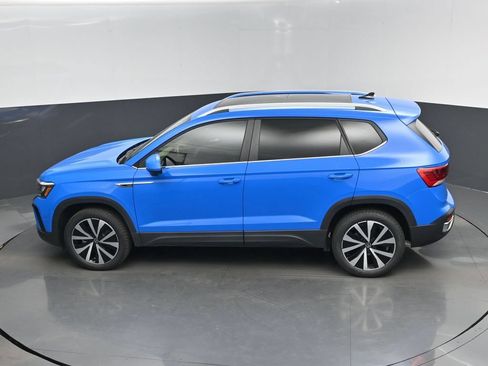 Used 2022 Volkswagen Taos SE image 14