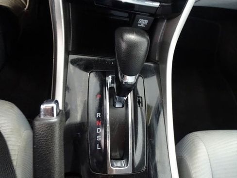 Used 2017 Honda Accord LX image 9