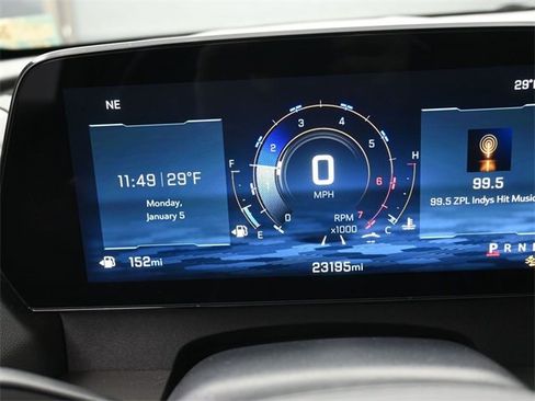 Used 2025 Chevrolet Traverse LT image 9