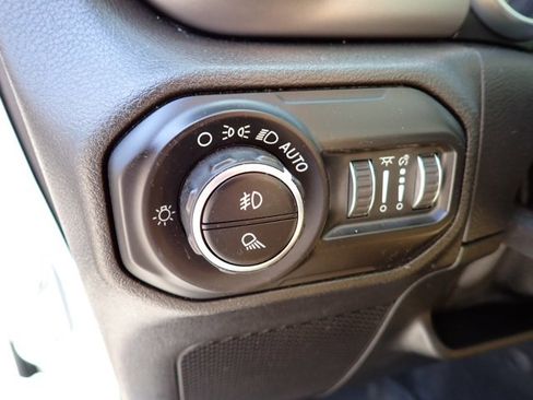 Used 2020 Jeep Gladiator Rubicon image 12