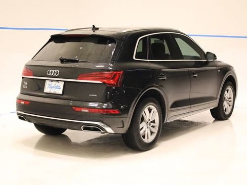 Used 2022 Audi Q5 2.0T Premium w/ Convenience Package AWD/4WD image 4