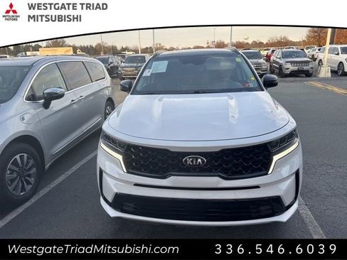 Used 2021 Kia Sorento SX image 2