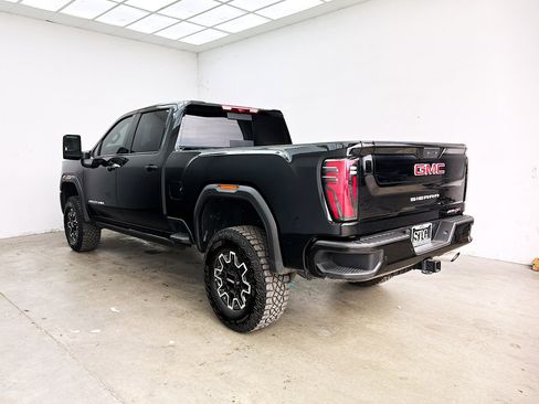 Used 2025 GMC Sierra 2500 AT4X AWD/4WD image 6