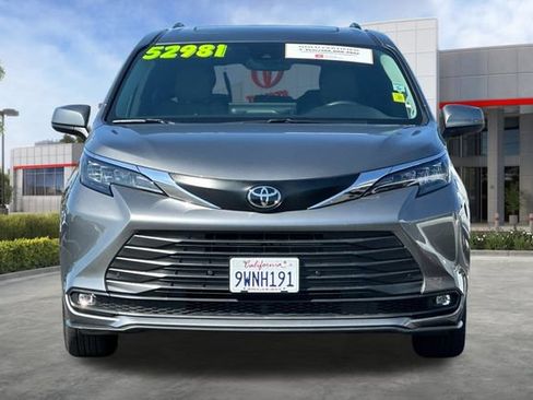 Certified 2026 Toyota Sienna XLE FWD image 11