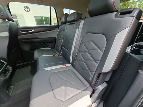 Used 2024 Volkswagen Atlas Peak Edition SE AWD/4WD image 22
