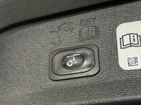 Used 2019 Ford Escape Titanium AWD/4WD image 27