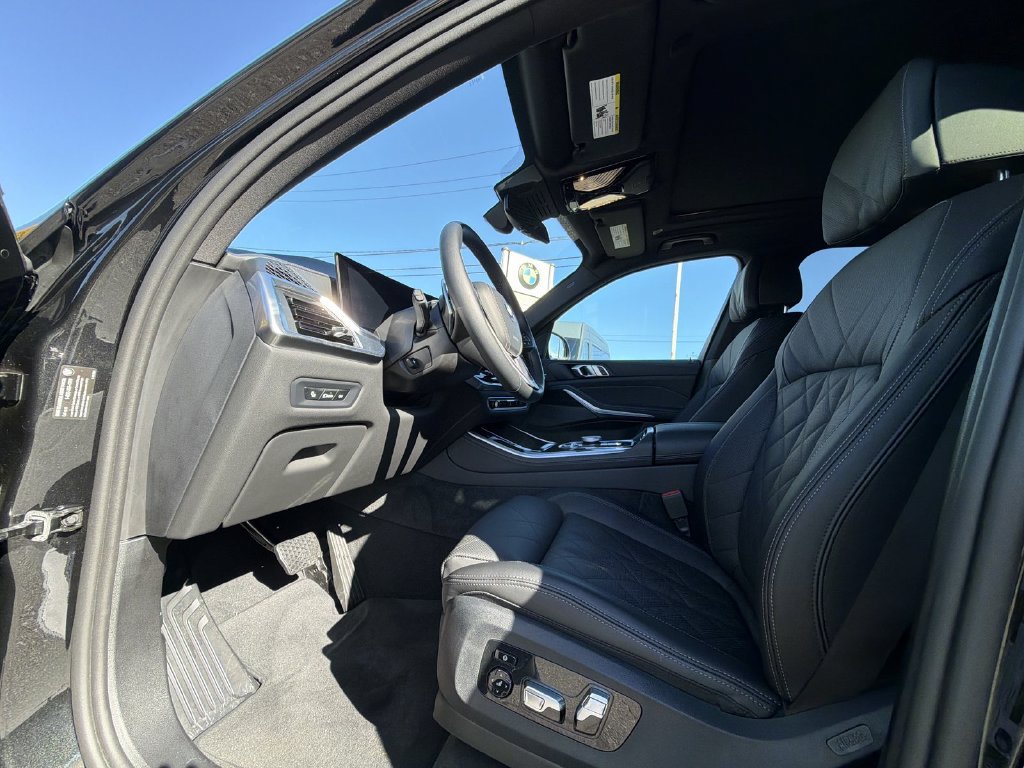 Used 2024 BMW X5 xDrive40i w/ Premium Package AWD/4WD image 10