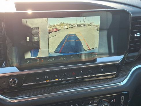 Used 2024 Chevrolet Silverado 1500 LT Trail Boss w/ LT Trail Boss Premium Package image 18