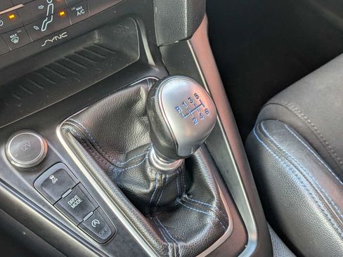 Used 2017 Ford Focus RS AWD/4WD image 26