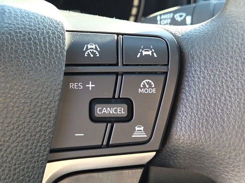 Used 2025 Toyota Camry LE w/ Convenience Package image 27