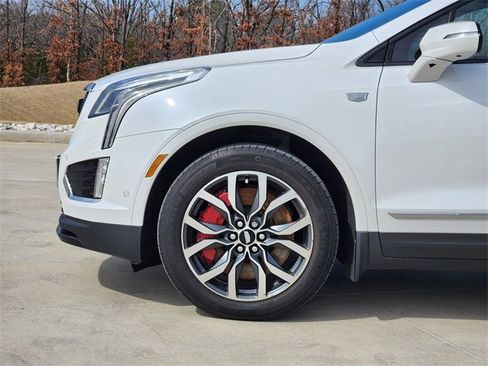 Used 2023 Cadillac XT5 Sportv w/ Technology Package image 10