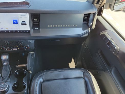 Certified 2025 Ford Bronco Badlands AWD/4WD image 16