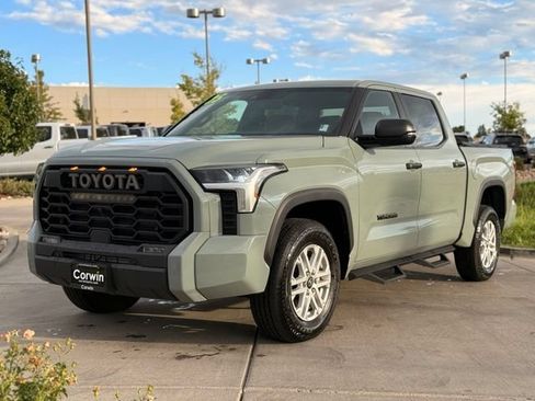 Used 2025 Toyota Tundra SR5 w/ SR5 Convenience Package AWD/4WD image 4