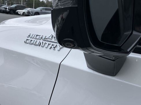 Used 2023 Chevrolet Tahoe High Country image 13