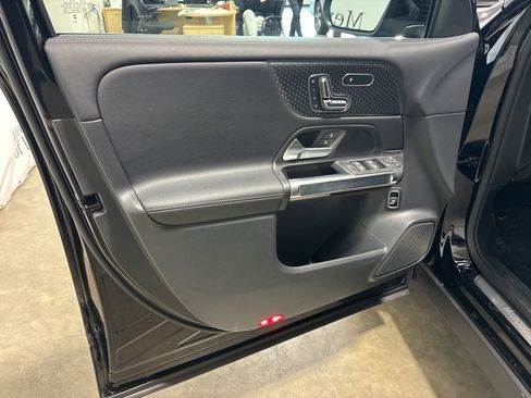 Used 2025 Mercedes-Benz GLB 250 GLB 250 image 6