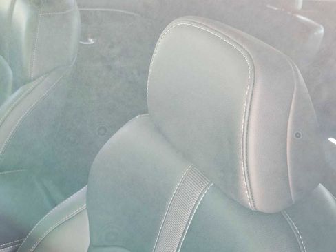 Used 2025 Honda Pilot Touring image 14